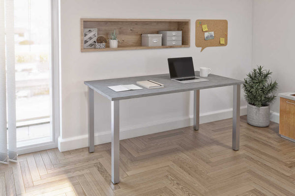 Table de bureau 60L avec pattes de métal carrées